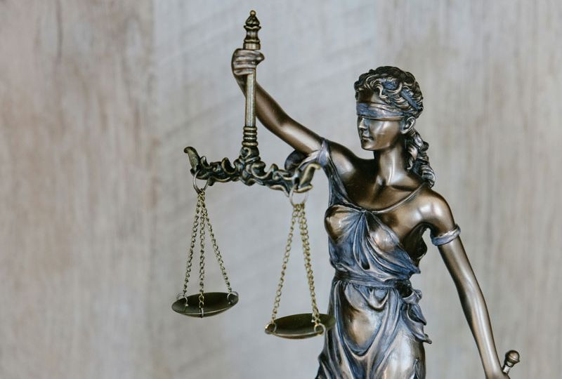 13502 - Law statt Order