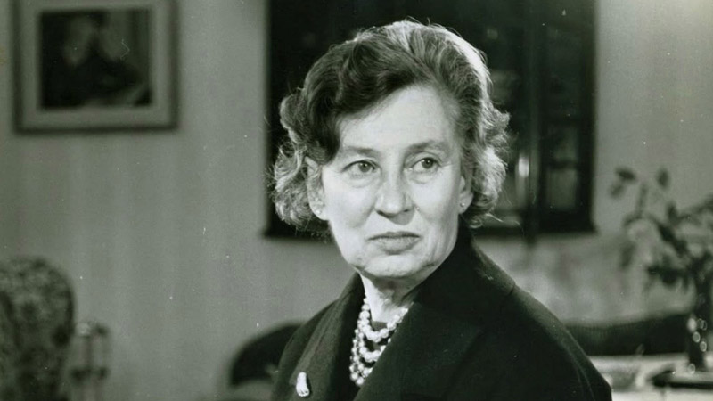 13957 - Elisabeth Schwarzhaupt